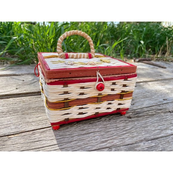 Vintage raffia straw Small Sewing Box Retro Red - Picture 3 of 15